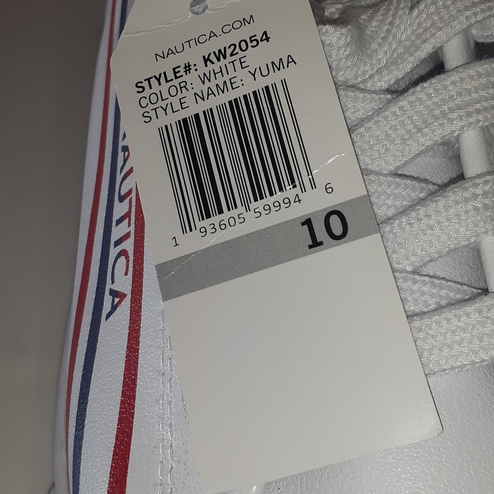 🆕🎁 Nautica White Tennis Shoes - Picture 10 of 10